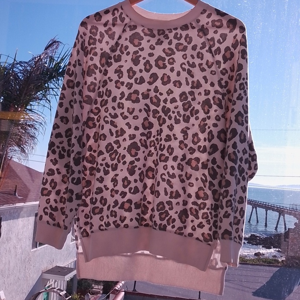 American Eagle Vintage Leopard Crew neck